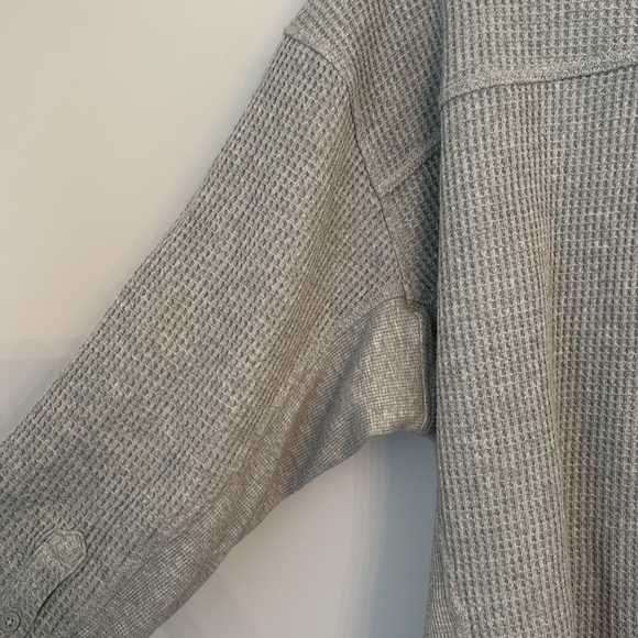 Aerie Grey Oversized Waffle Knit Button Up Size Medium - Picture 8 of 9